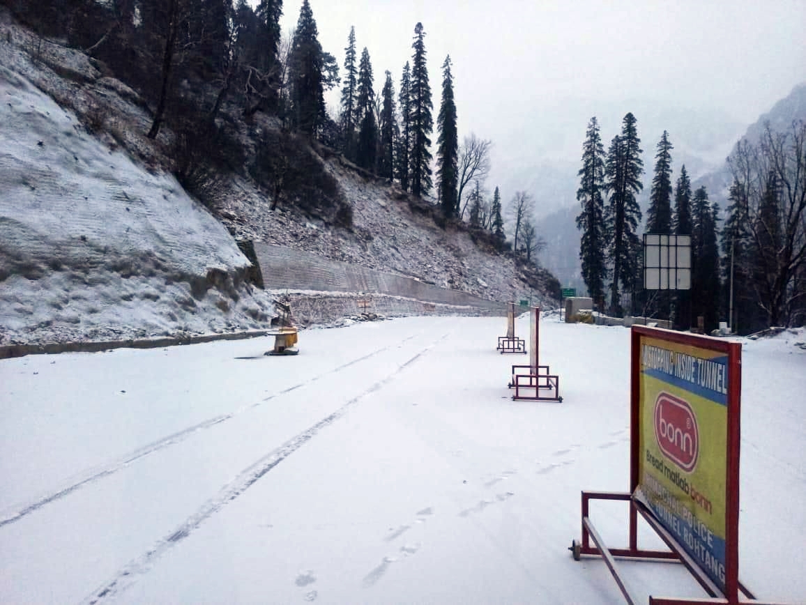 Snowfall at Atal Tunnel ,Manali