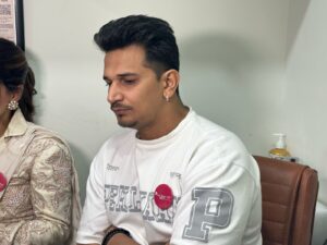 Prince Narula sad