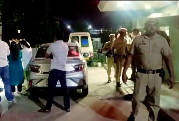 ऐसी क्या मज़बूरी,पंचकूला के इस परिवार ने कार में ही कर ली आत्महत्या